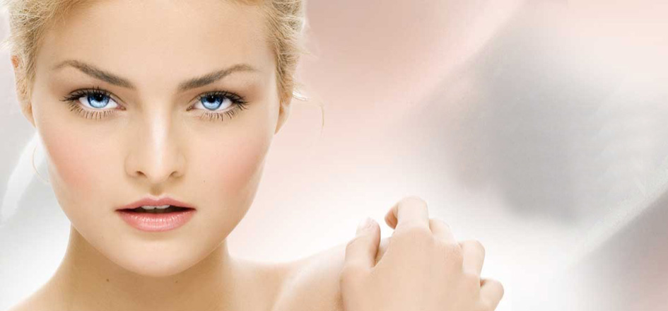 Carefull Colours, mit Sitz in Fuhrberg bei Hannover, ist ein führender Spezialist in der Entwicklung und Herstellung von dekorativer Kosmetik, wie Lippenstifte, Nagellack oder Puder für Private-Label-Kunden.